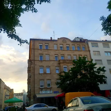 Humboldtstraße 79 *